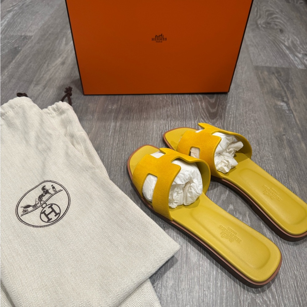 Hermes Yellow Oran Velvet Goatskin Women's  Sandals